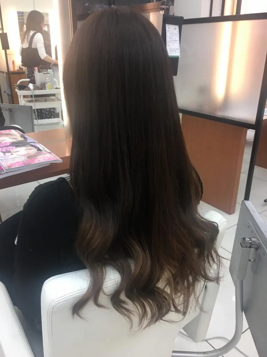 カラー バレイヤージュ イルミナカラー カット ヘアカラー ブリーチ/バレイヤ ージュ川端裕司のヘアスタイル