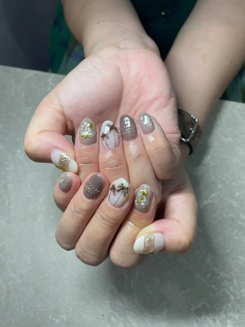 ネイル LAVISH 大和店 🤱子連れ大歓迎のネイルデザイン