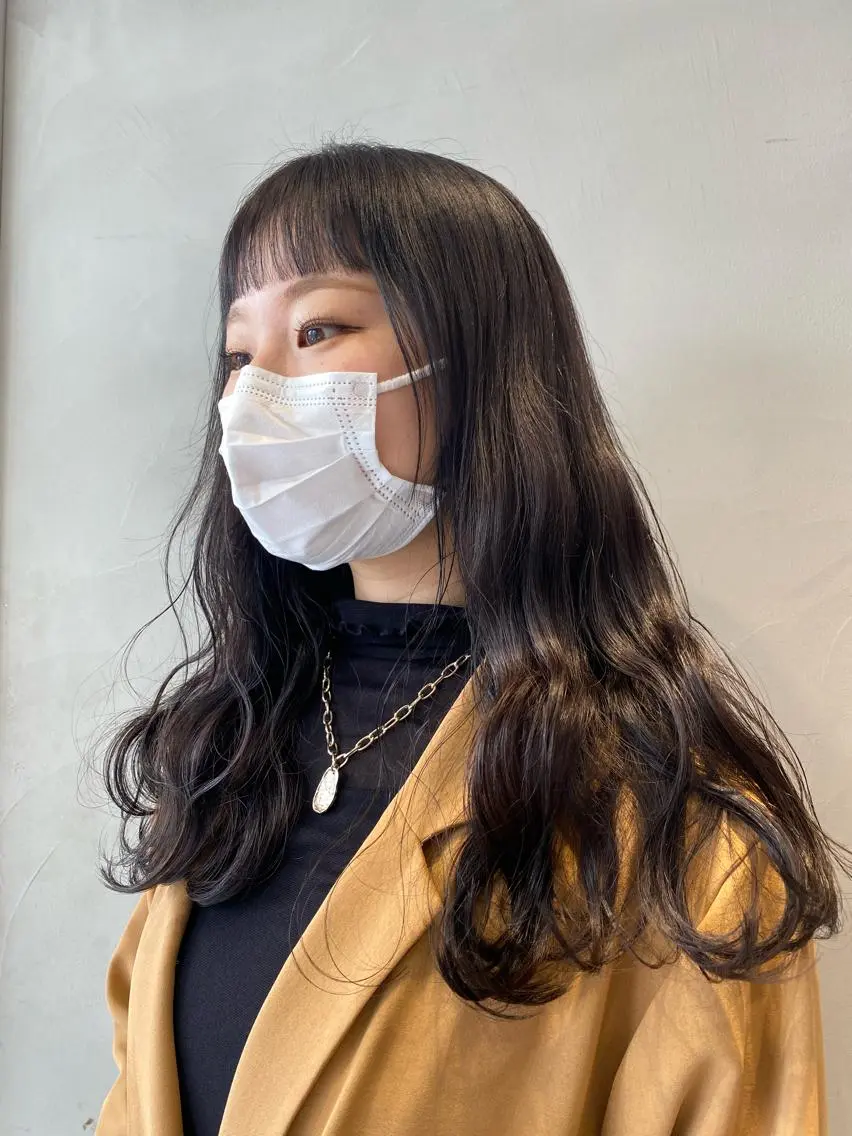 ロング カラー パーマ ヘアアレンジ カット ヘアカラー トリートメント ヘッドスパ ヘアセット 艶髪/ダークトーン 🩶丸山日向のヘアスタイル