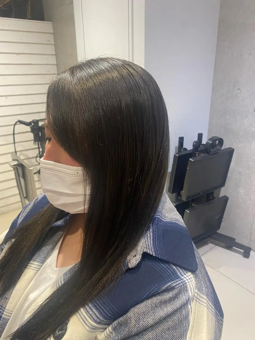 ロング カラー テシロギ セイナのヘアスタイル
