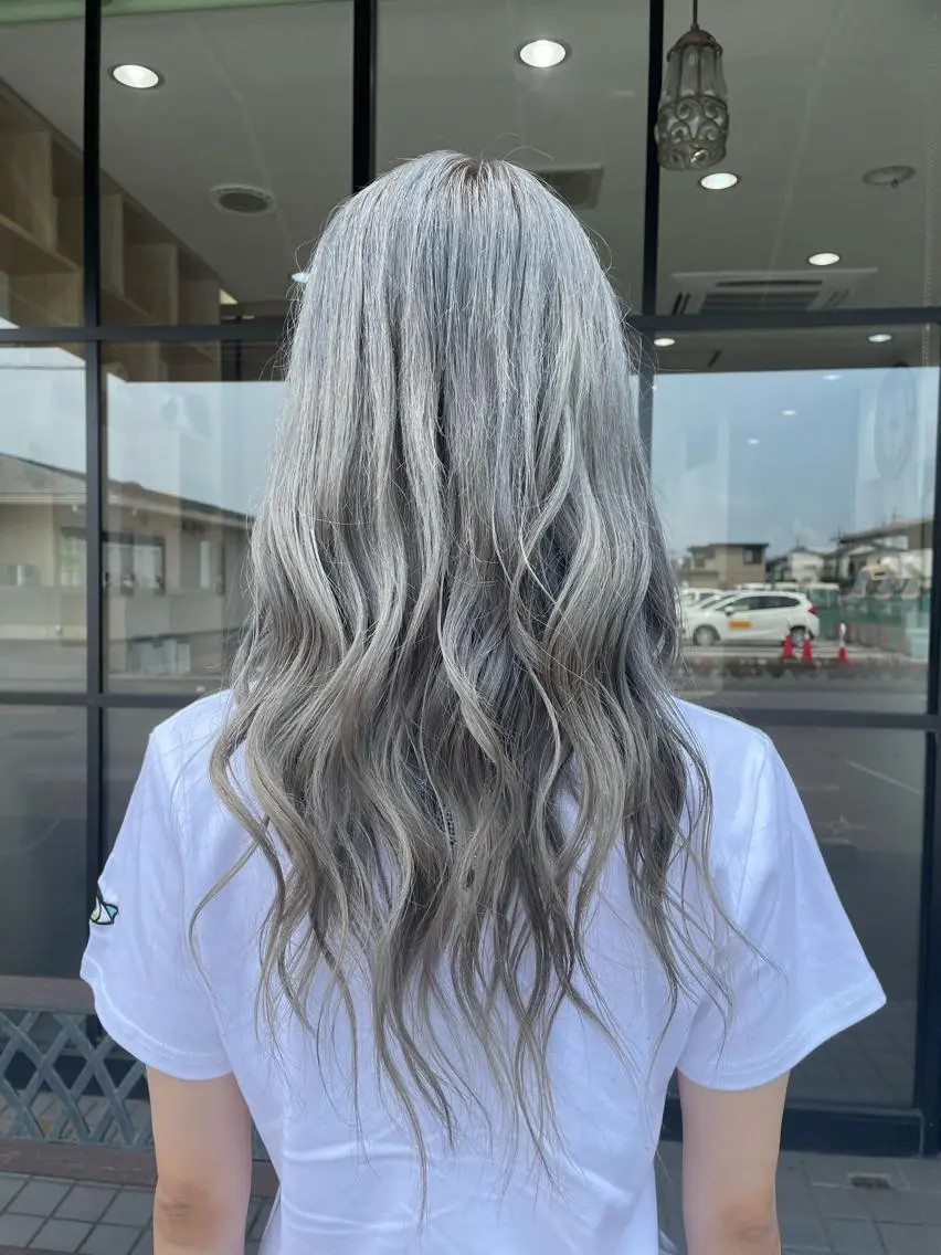 ロング 佐々木 浩之のヘアスタイル