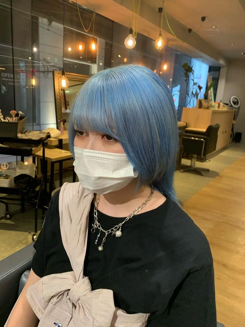 ミディアム カラー ブルーカラー ヘアカラー 美髪・シールエクステ ホソタニリョウコのヘアスタイル