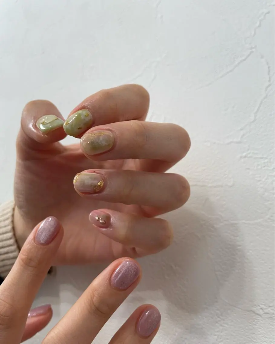 ネイル グリーン ピンク 春ネイル ハンドネイル フットネイル kiii.__ ✴︎*のネイルデザイン