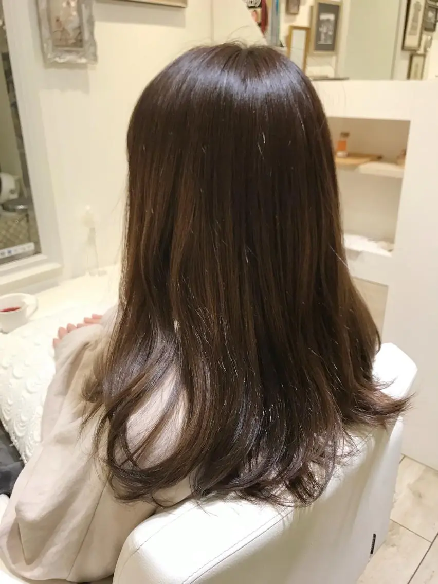 セミロング ウフ 長瀬のヘアスタイル