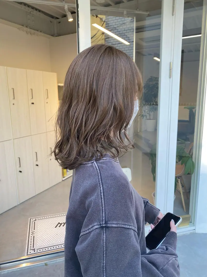 ミディアム カラー アッシュ オリーブアッシュ カット ヘアカラー トリートメント ハイトーン×似合わせ 🌱中川慎之介のヘアスタイル