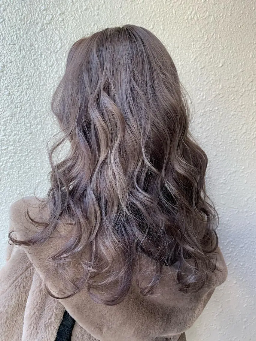 セミロング カラー ブリーチ グレージュ ヘアカラー JIL BLAN千葉 代表 Toshikiのヘアスタイル