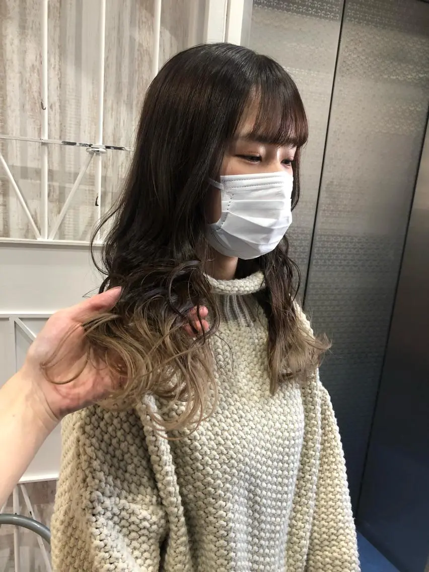カラー white.梅田 デザインカラー🦄のヘアスタイル