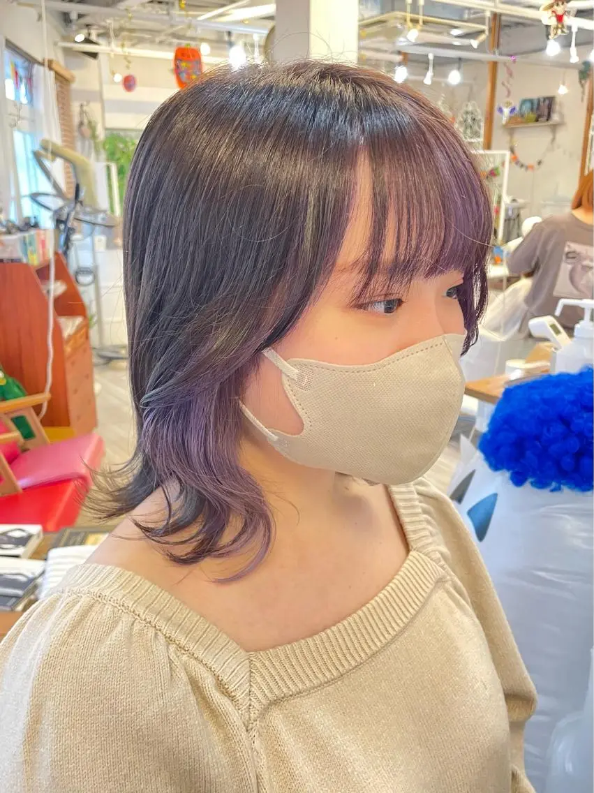 セミロング カラー インナーカラー 推し ブリーチ  髪質改善のヘアスタイル