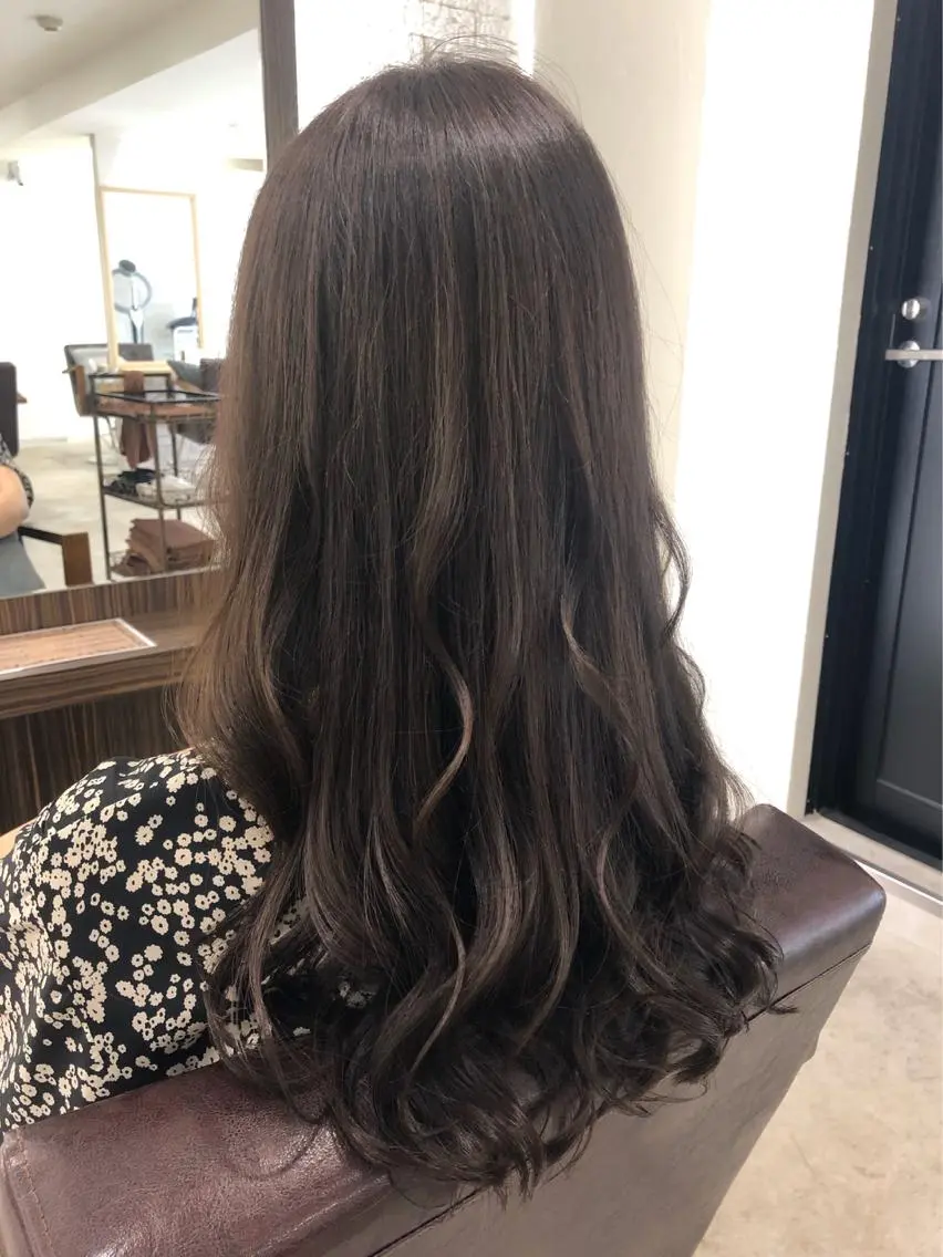 ロング カラー ベージュカラー YUDA 湯田のヘアスタイル