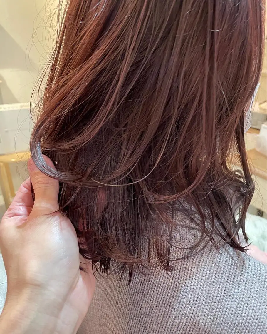 ミディアム カット ヘアカラー トリートメント HATSUMEI 勅使瓦 祥のヘアスタイル