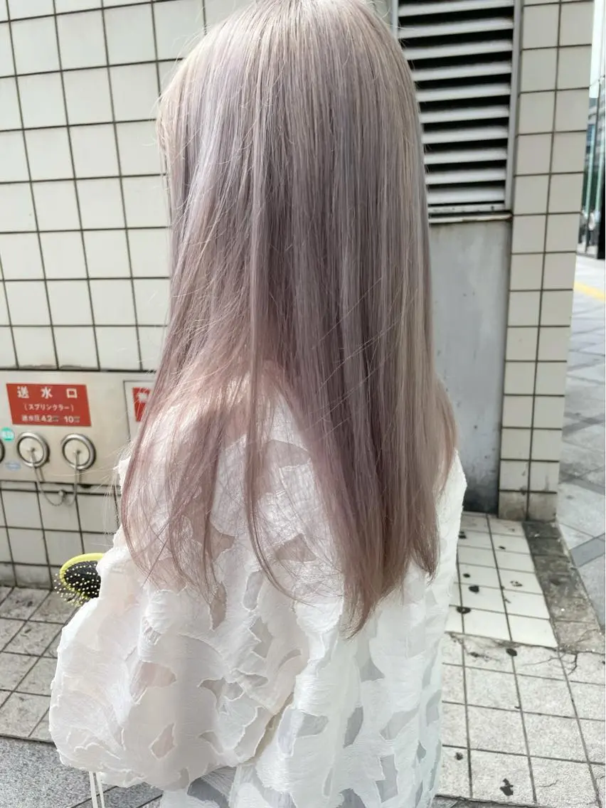 ロング カラー シルバー ホワイトシルバー 韓国ヘア🤍 慎之介のヘアスタイル