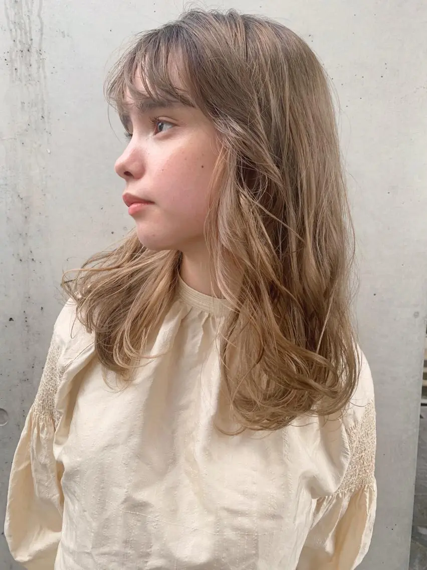 ミディアム カラー ベージュカラー ブリーチ カット パーマ sakoda shunkiのヘアスタイル