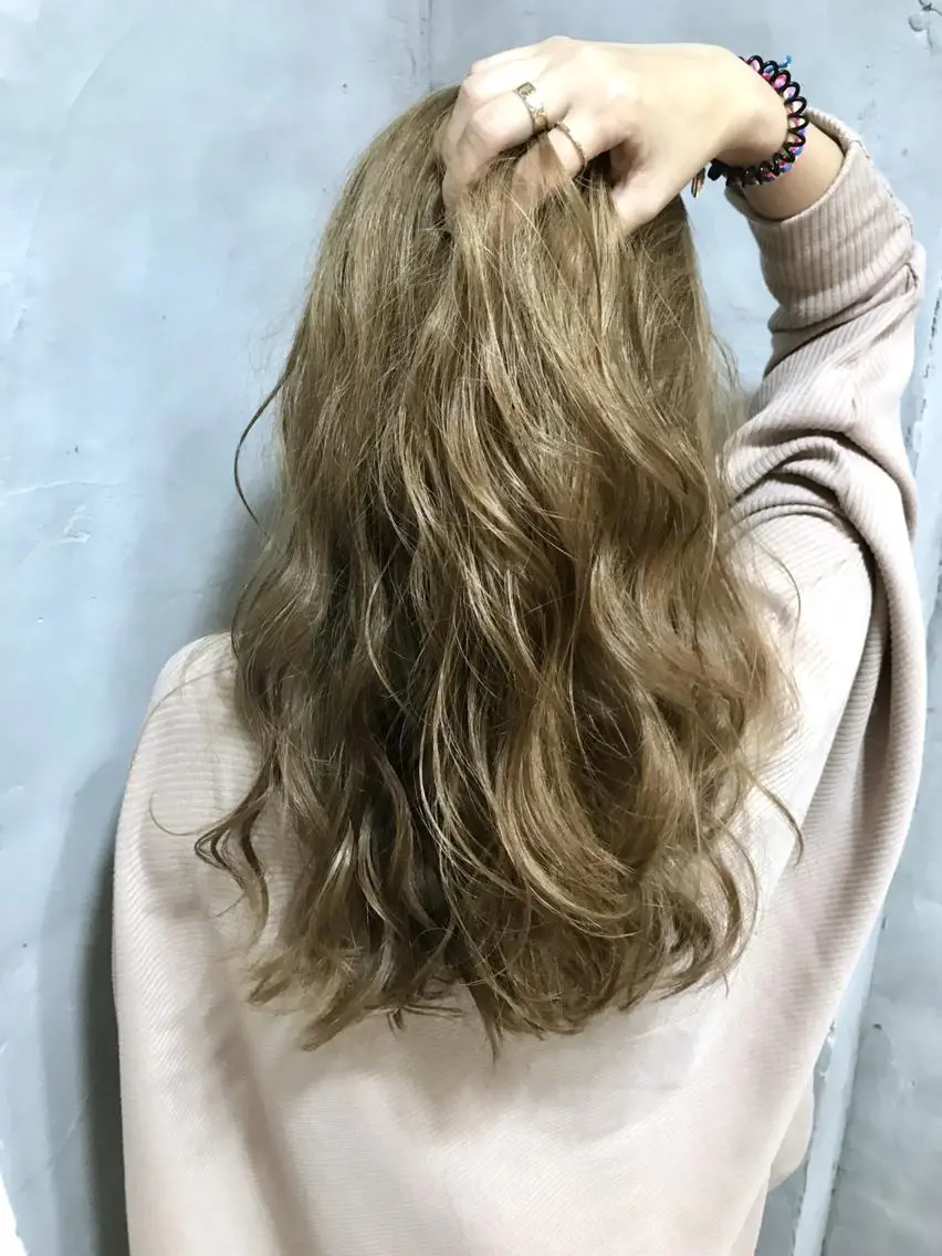 ロング lok[ロク] 高田馬場のヘアスタイル