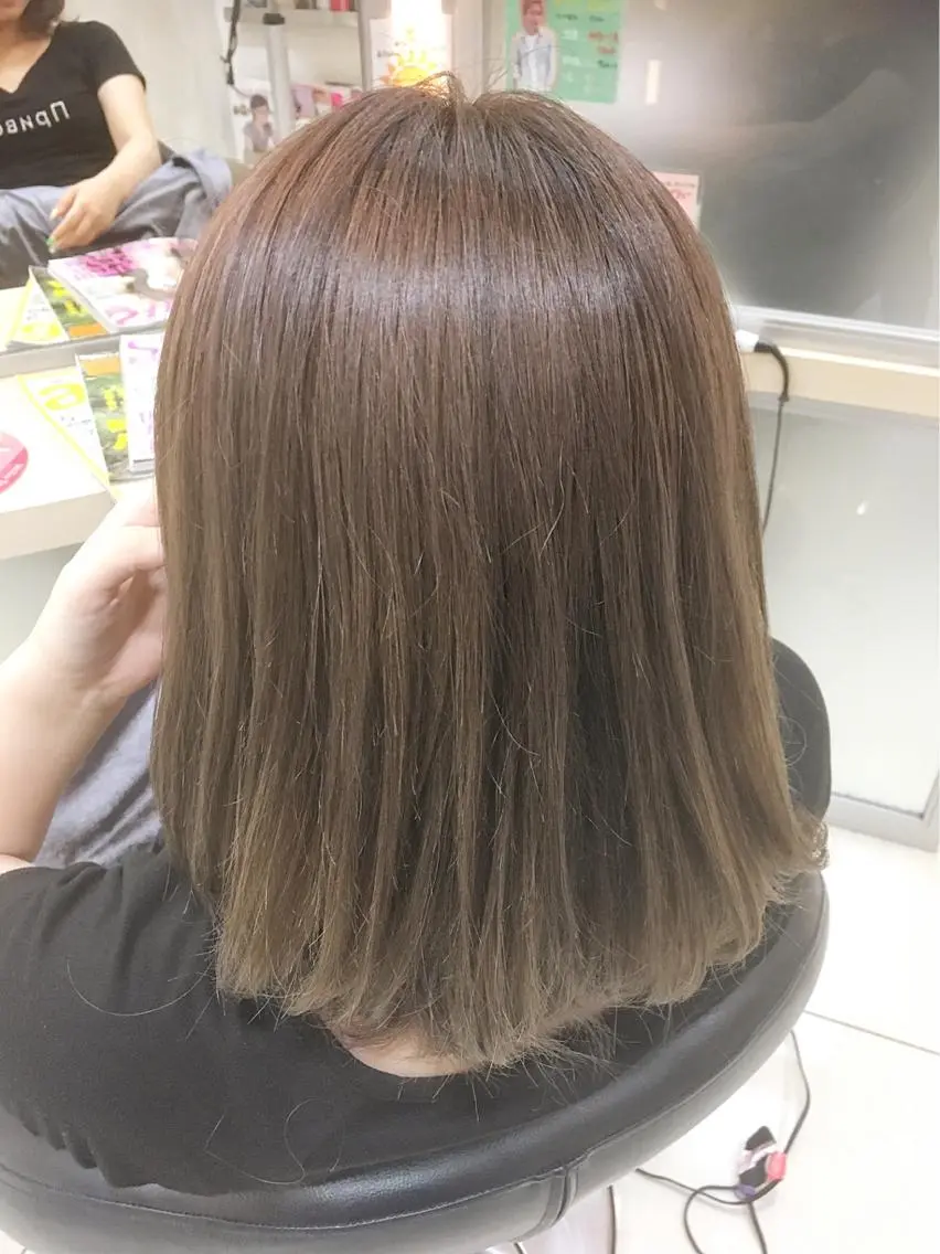ミディアム カラー ベージュカラー ブリーチ 永井 大希のヘアスタイル