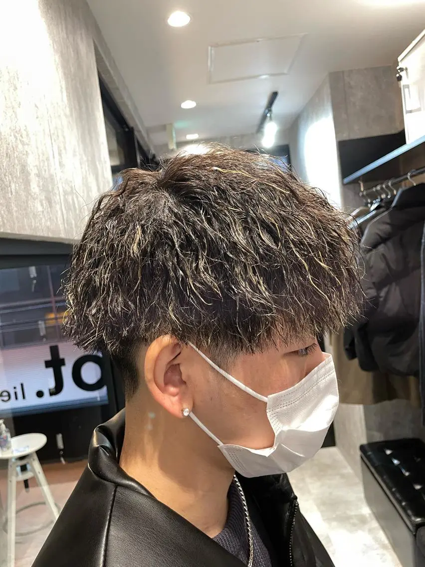 ショート カラー パーマ メンズ マッシュ 刈り上げ カット パーマ 🔥メンズ超特化🔥 青木海斗のヘアスタイル