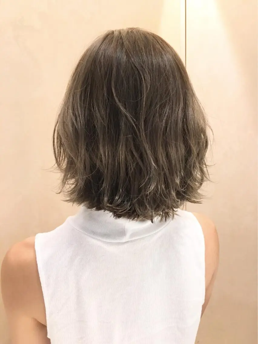 ミディアム カラー パーマ グレージュ ハイライトカラー ハイライト 酸性縮毛矯正のプロ 杉山玲介のヘアスタイル