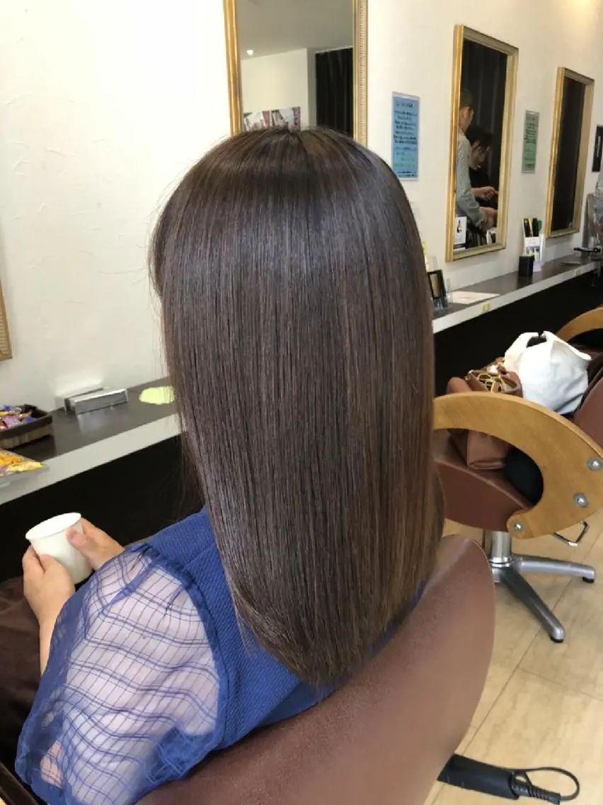 ミディアム カラー トリートメント 髪の病院 ルーミールームのヘアスタイル