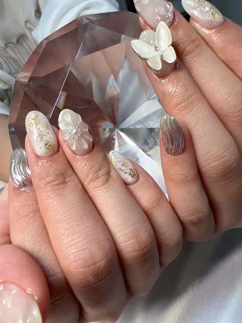 ネイル フラワーネイル ミラーネイル ニュアンスネイル coco nailのネイルデザイン