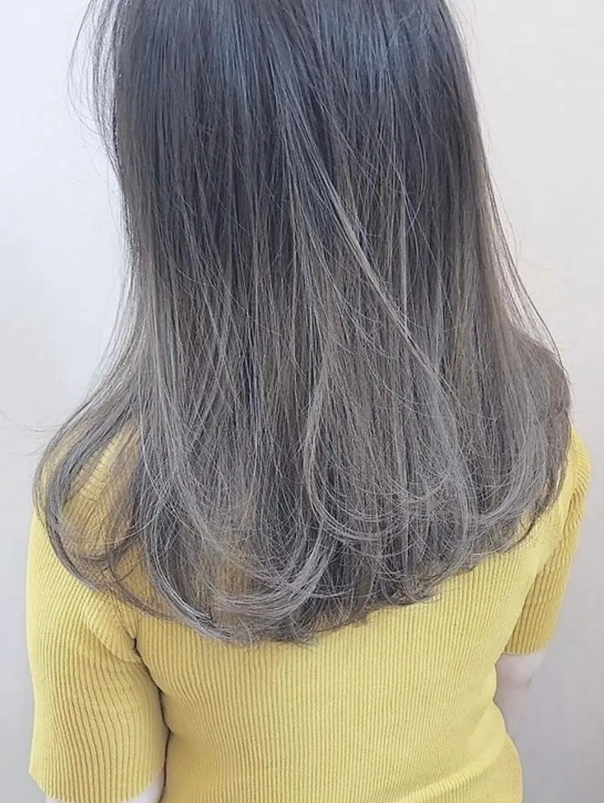 ロング カラー ヘアアレンジ グラデーションカラー ‎🤍透明感カラー︎ ‎🤍YUURI🤍のヘアスタイル