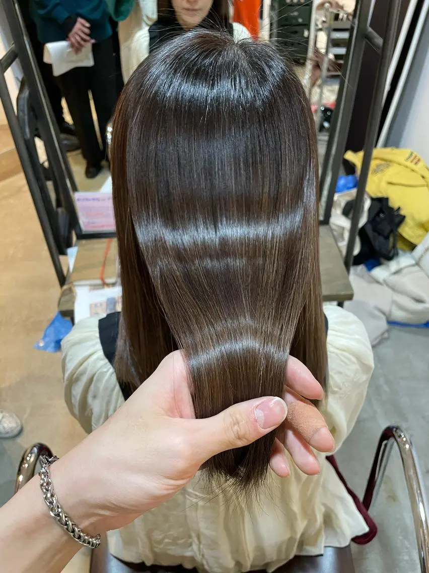 セミロング 髪質改善✨自由が丘 札辻 拓未のヘアスタイル