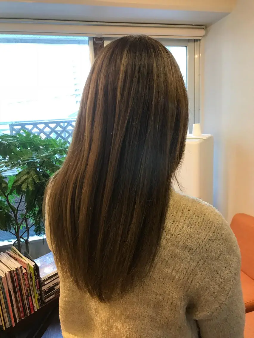 ロング カラー グレージュ ハイライトカラー ハイライト 加藤 泰輔のヘアスタイル