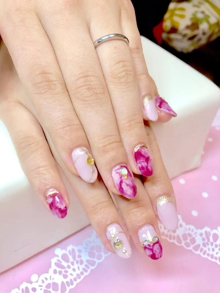 ネイル ニュアンスネイル 出川 ゆりのネイルデザイン