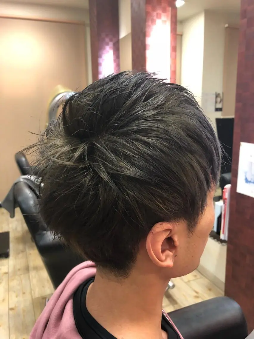 ショート アッシュ 織田 英之のヘアスタイル