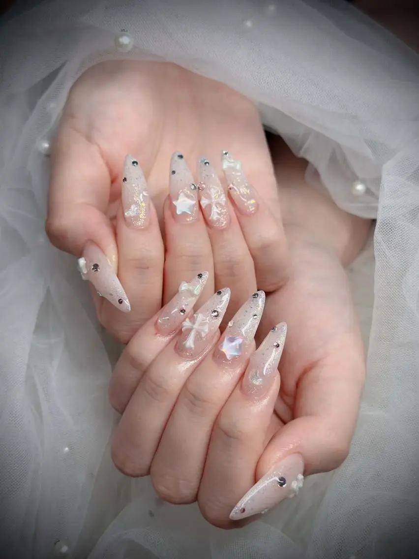 ネイル オーロラネイル フレンチネイル ジェルネイル ハロウィン キラキラネイル ハンドネイル H.baby Nail Salonのネイルデザイン