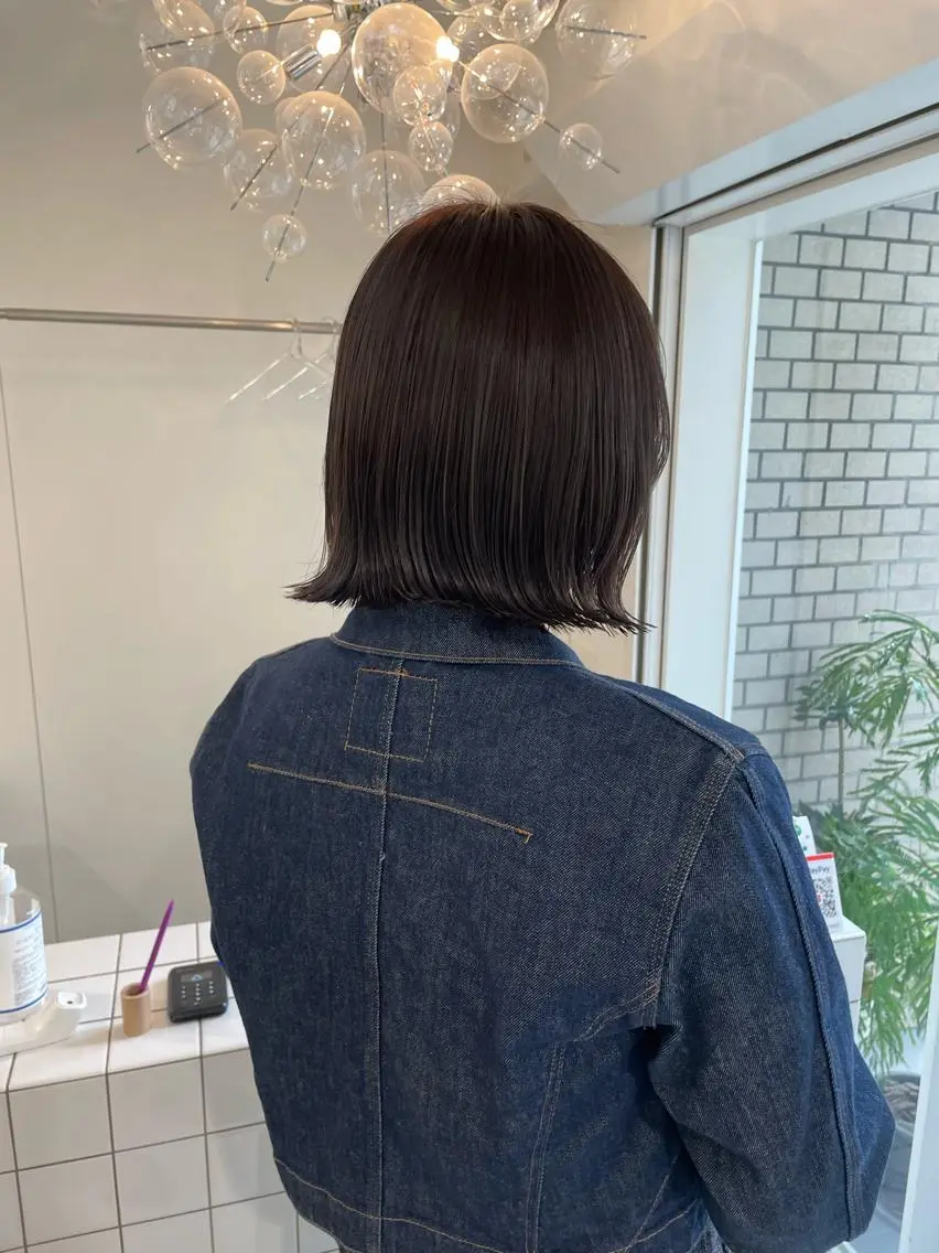 ミディアム ボブ 外ハネヘア Koto🌿 ブリーチなしカラーのヘアスタイル