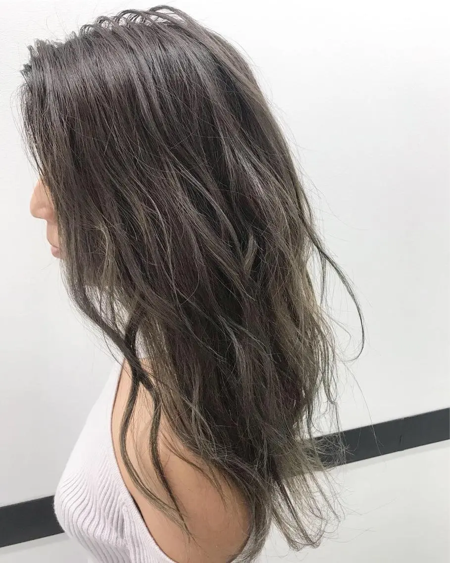 ロング カラー グレージュ シアーグレージュ ブリーチ特化 / share 元太のヘアスタイル