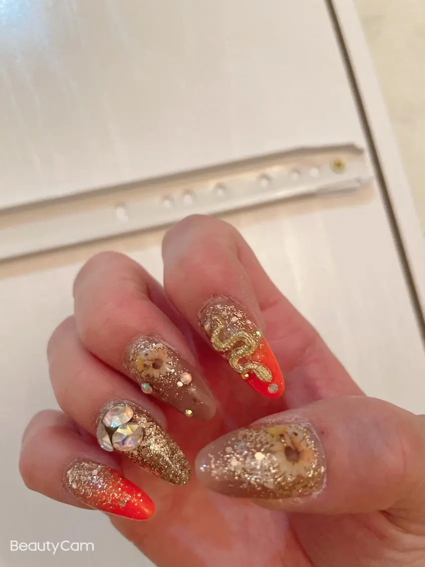 ミディアム ネイル 《LB》ラブリエ Nail&eyeのマツエク・マツパデザイン