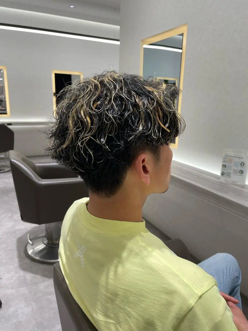ショート カラー パーマ メンズ メンズブリーチ メンズハイライト メンズメッシュ メンズパーマ メンズツイストパーマ カット ヘアカラー パーマ メンズ特化/今池駅 徒歩1分/岡本一真のヘアスタイル
