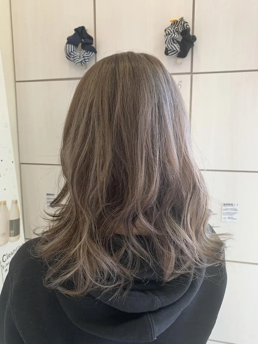カラー SALOWIN栄 高須大貴のヘアスタイル