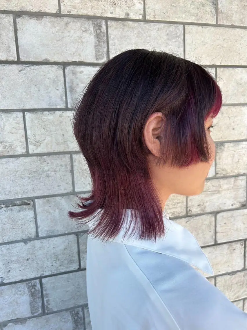 ミディアム カラー ブリーチ デザインカラー ウルフカット 村松 美月のヘアスタイル