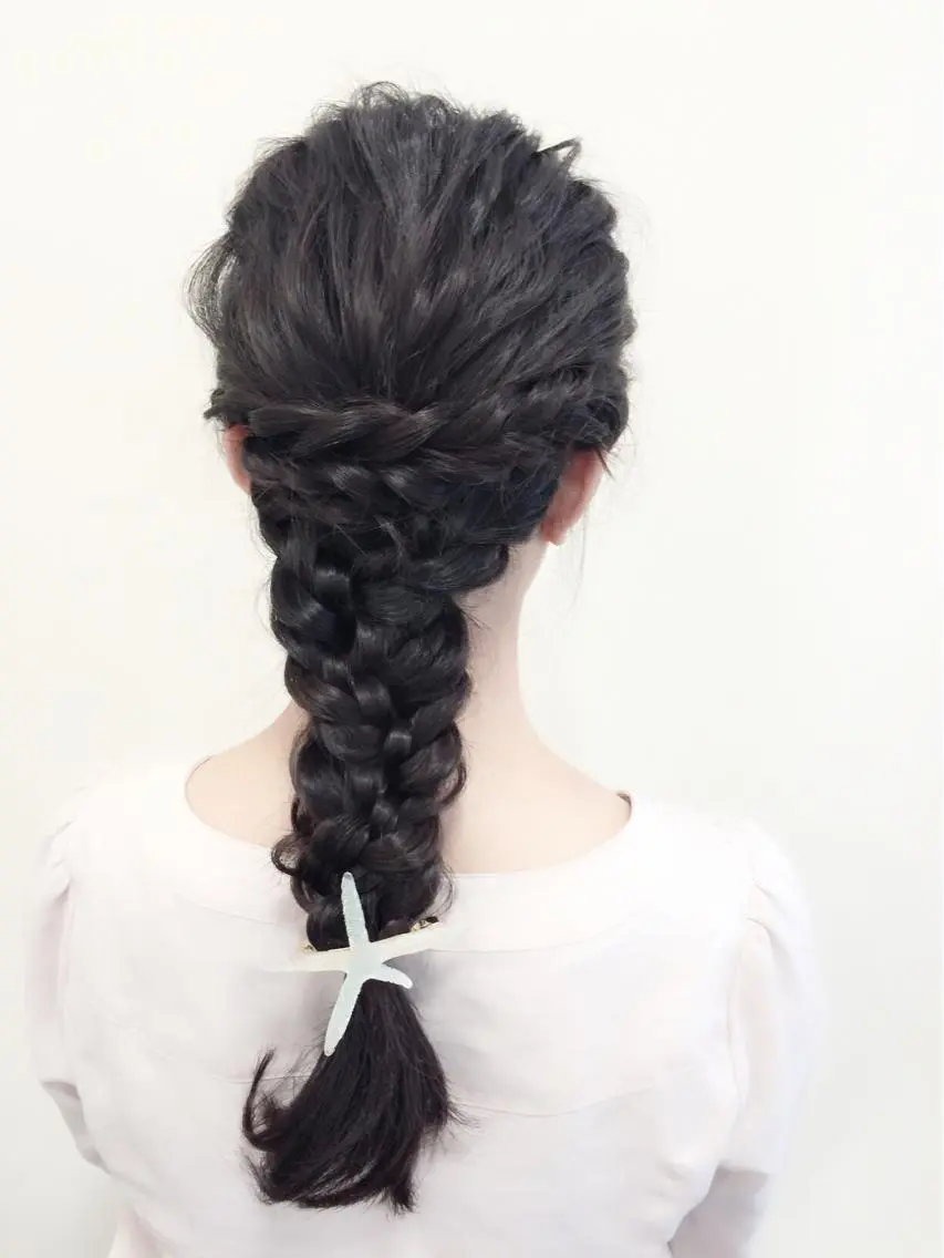 ロング ヘアアレンジ 三つ編み 沢田 瞳のヘアスタイル