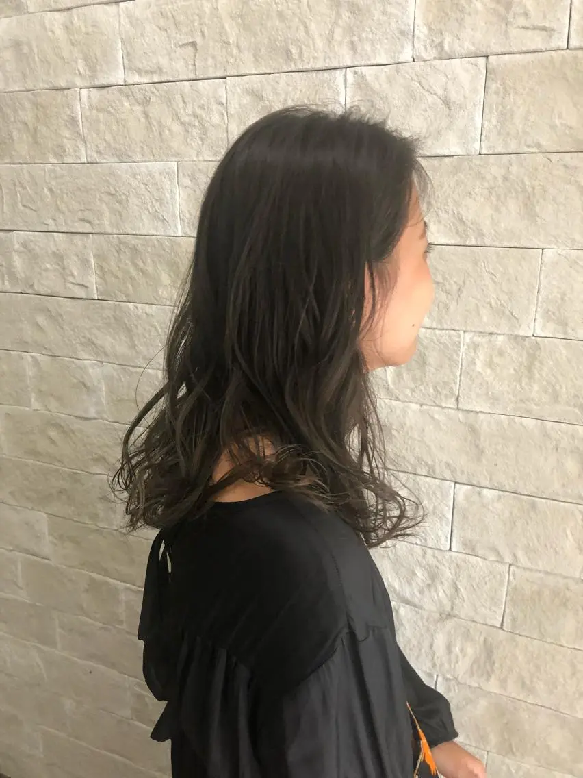 セミロング カラー AYAKA 下北沢suuのヘアスタイル