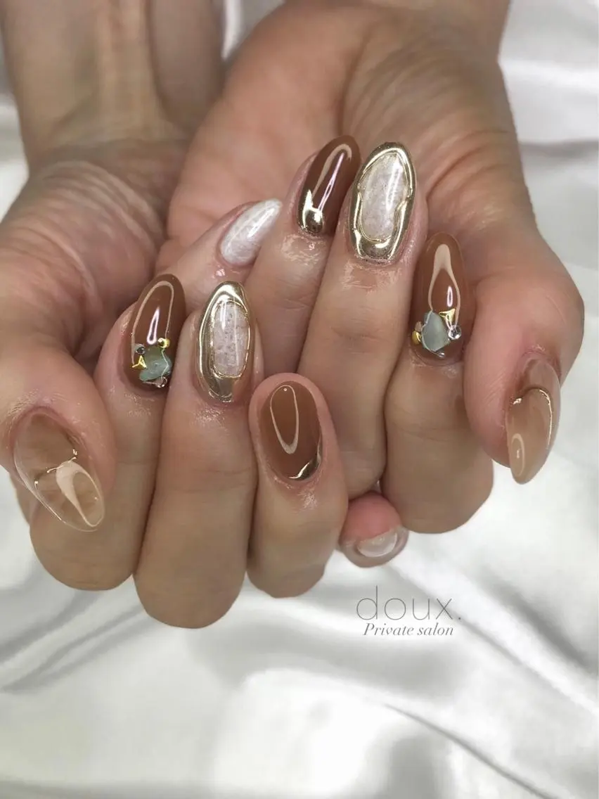 ネイル ブラウン フレンチネイル 韓国ネイル マグネットネイル 夏ネイル doux. nailのネイルデザイン