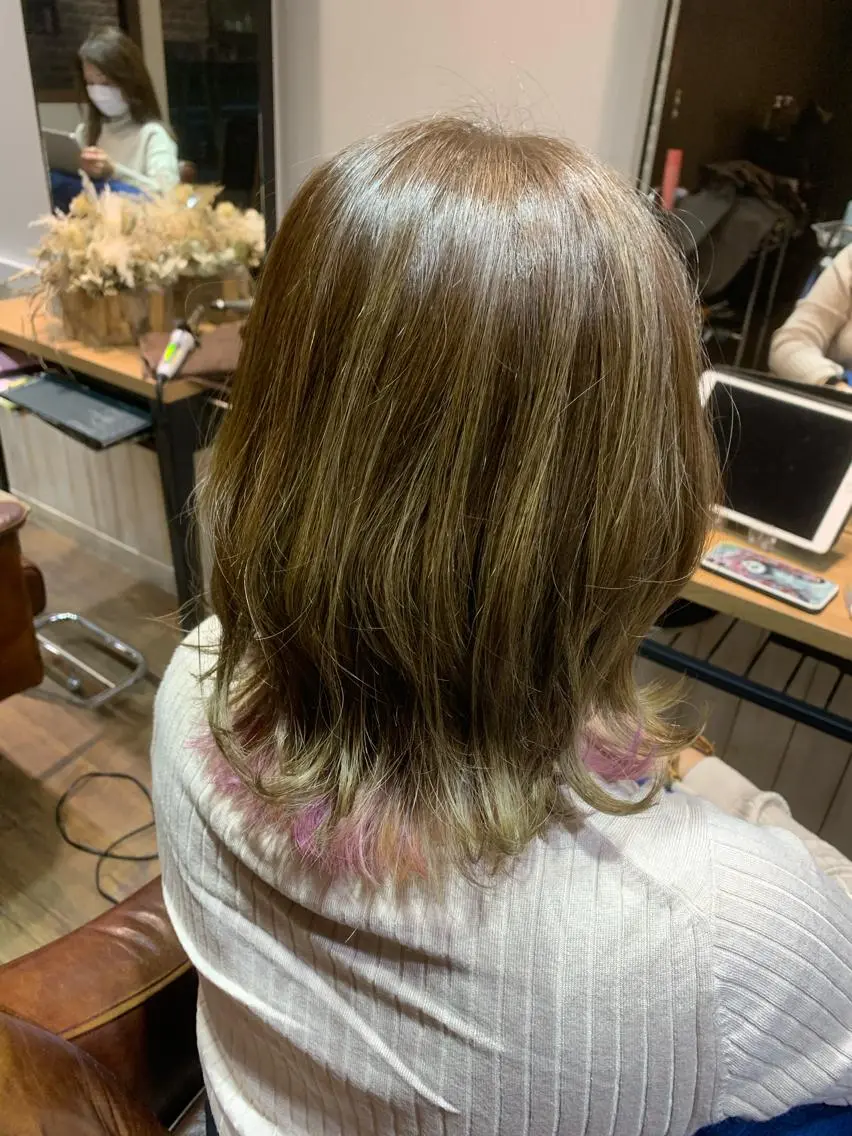 ミディアム パープルカラー ヘアカラー リンネ 甲東園のヘアスタイル