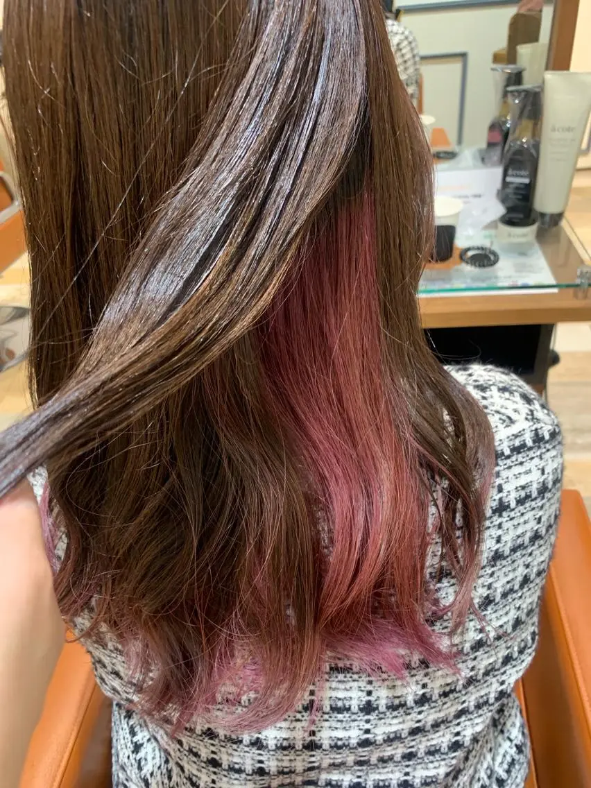 ロング カラー インナーカラー ピンクカラー ヘアカラー 須藤 向日葵のヘアスタイル
