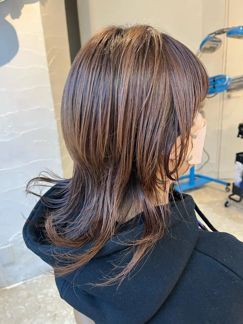 ミディアム ウルフカット カット うしだ かおるのヘアスタイル