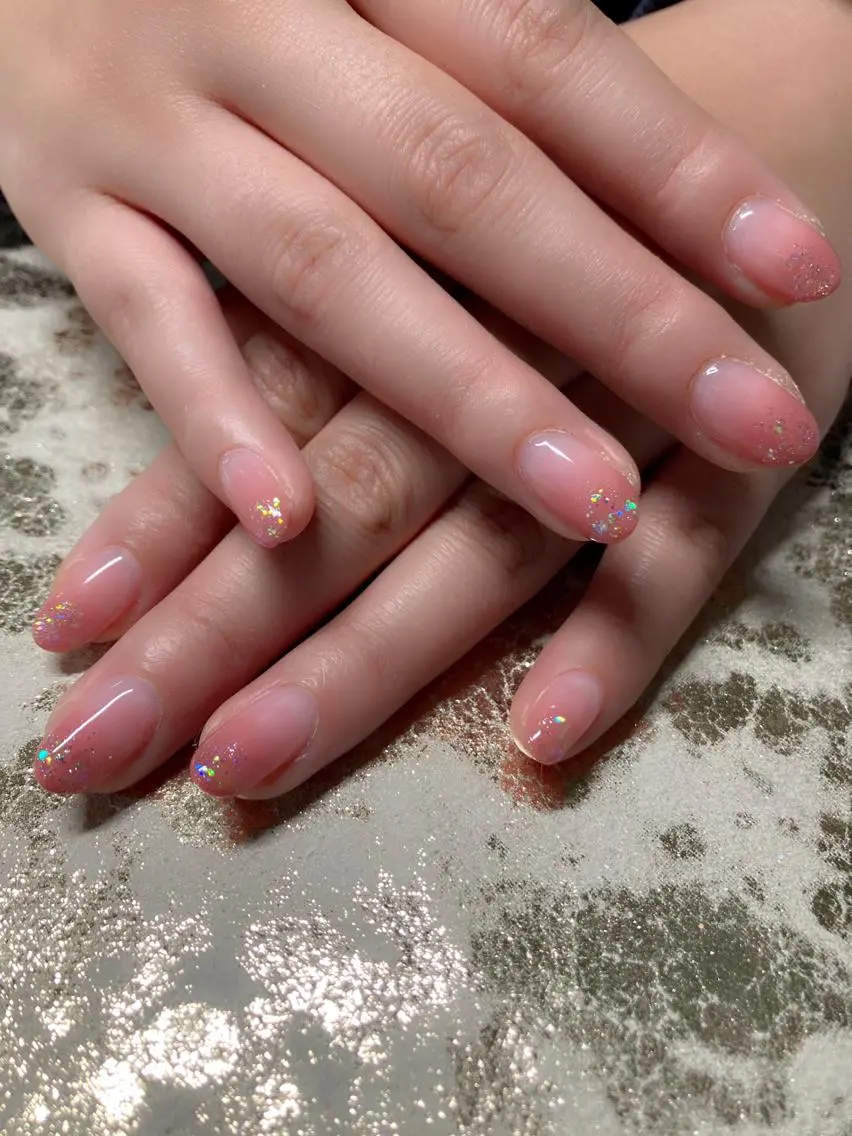 ネイル グラデーション ラメ(グリッター) komohana salon🌺のネイルデザイン