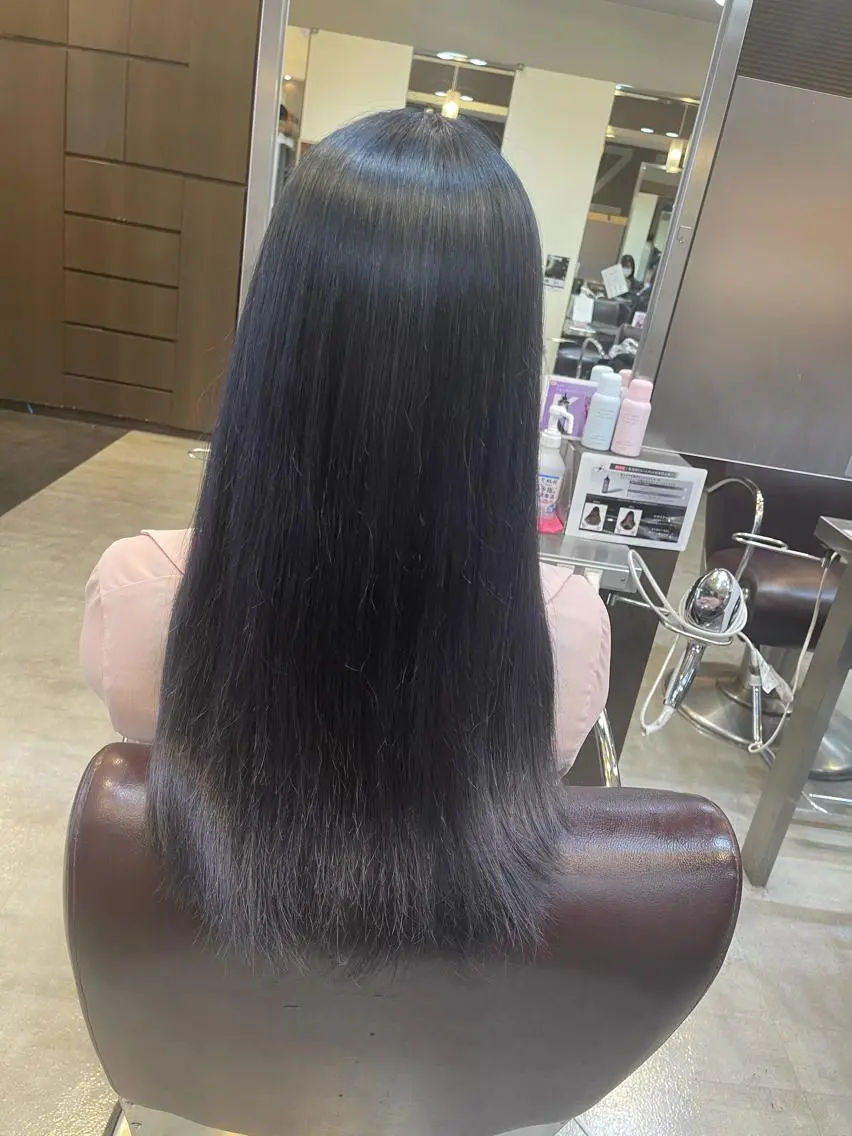 ロング カラー 黒髪 ブルーカラー ブルーブラック 石井 光星のヘアスタイル