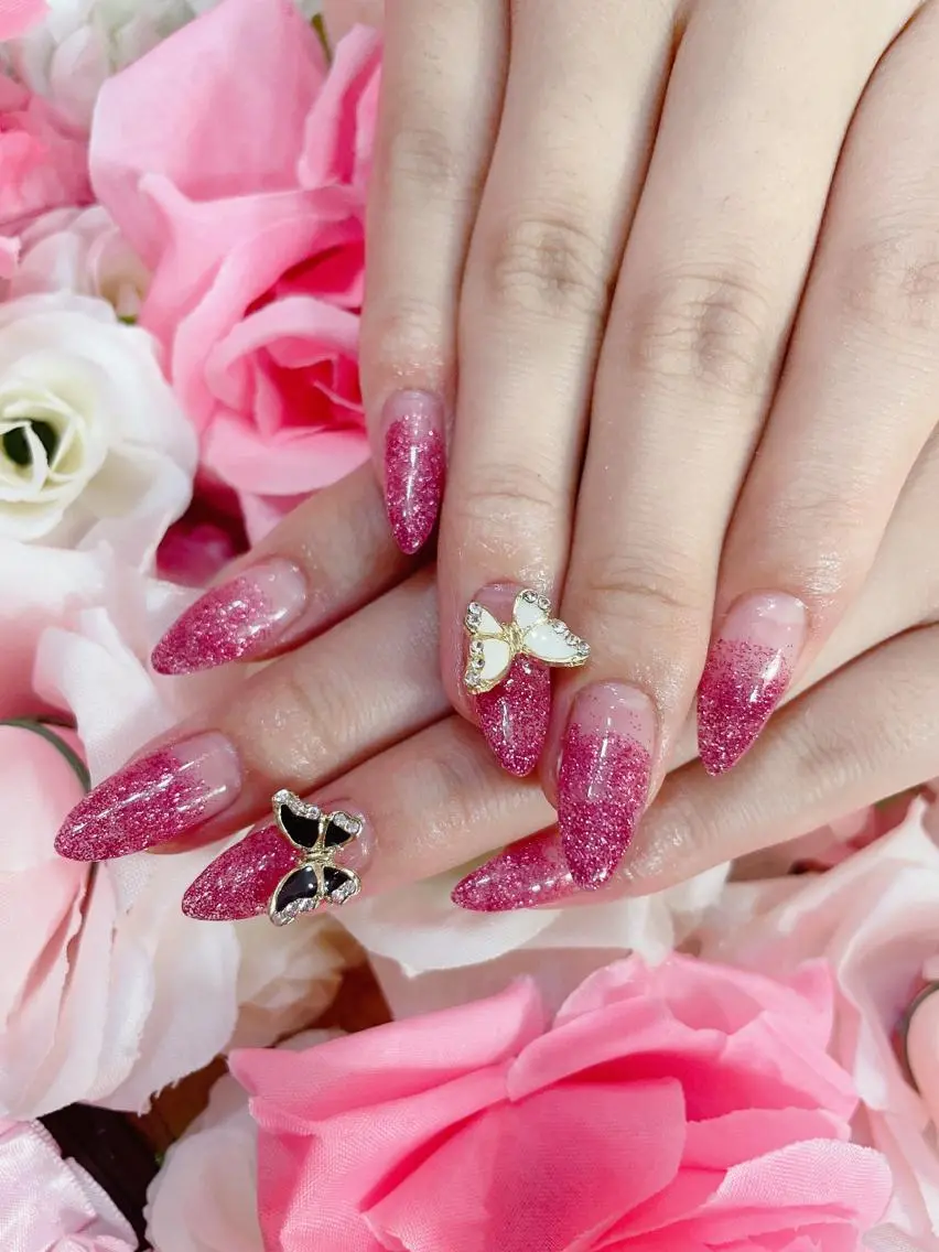 ネイル ラメ(グリッター) ラメグラデーション スカルプネイル Nail🦋 💗yuyuのネイルデザイン
