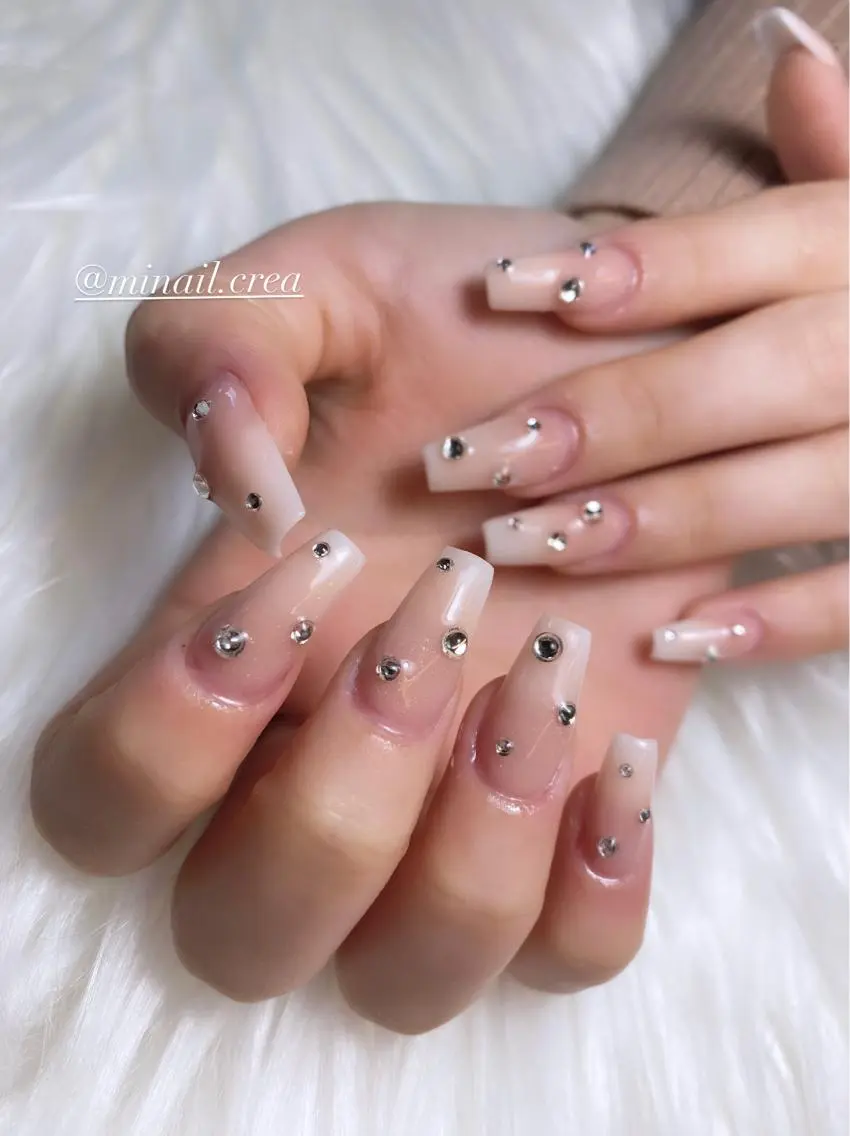 ネイル グラデーション キラキラネイル ロングネイル スカルプネイル ハンドネイル CReA nailのネイルデザイン