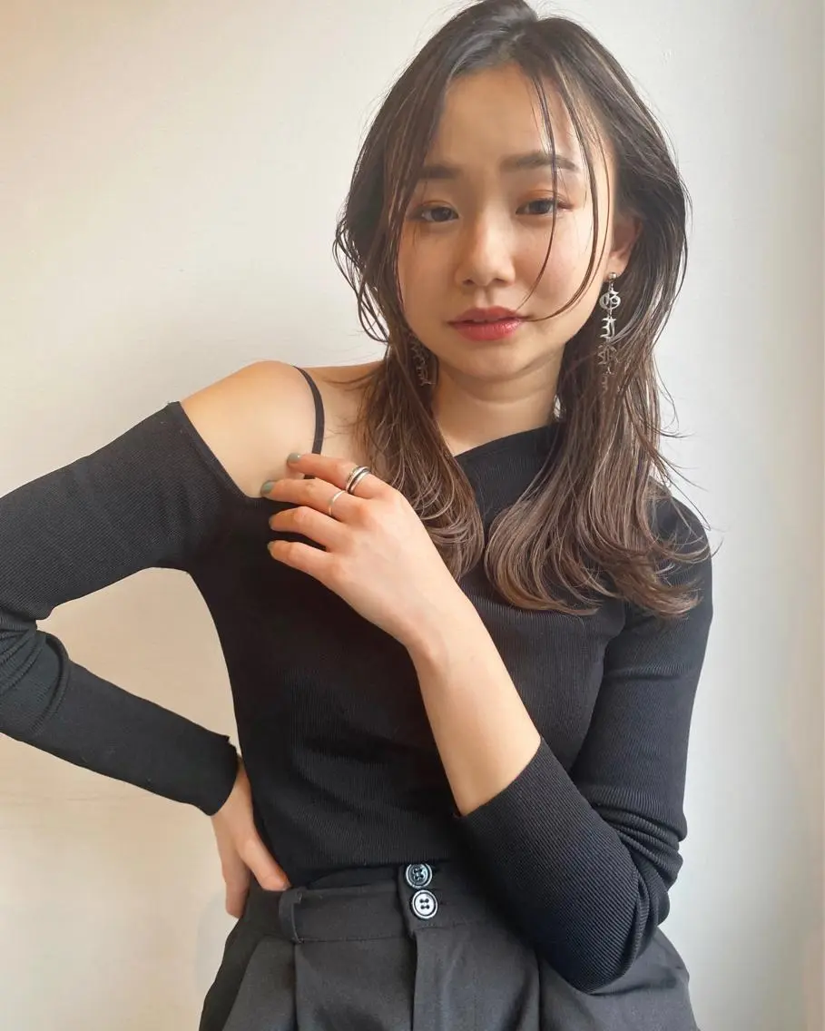 セミロング カラー 透明感カラー ラベンダーカラー レイヤーカット ♡レイヤーカット れお♡のヘアスタイル