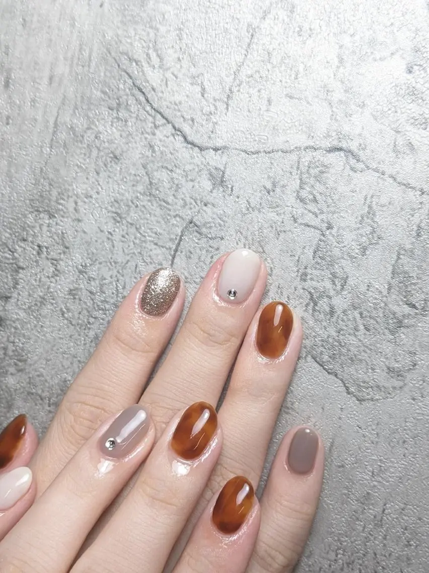 ネイル べっ甲ネイル Nail SIRANGANAのネイルデザイン