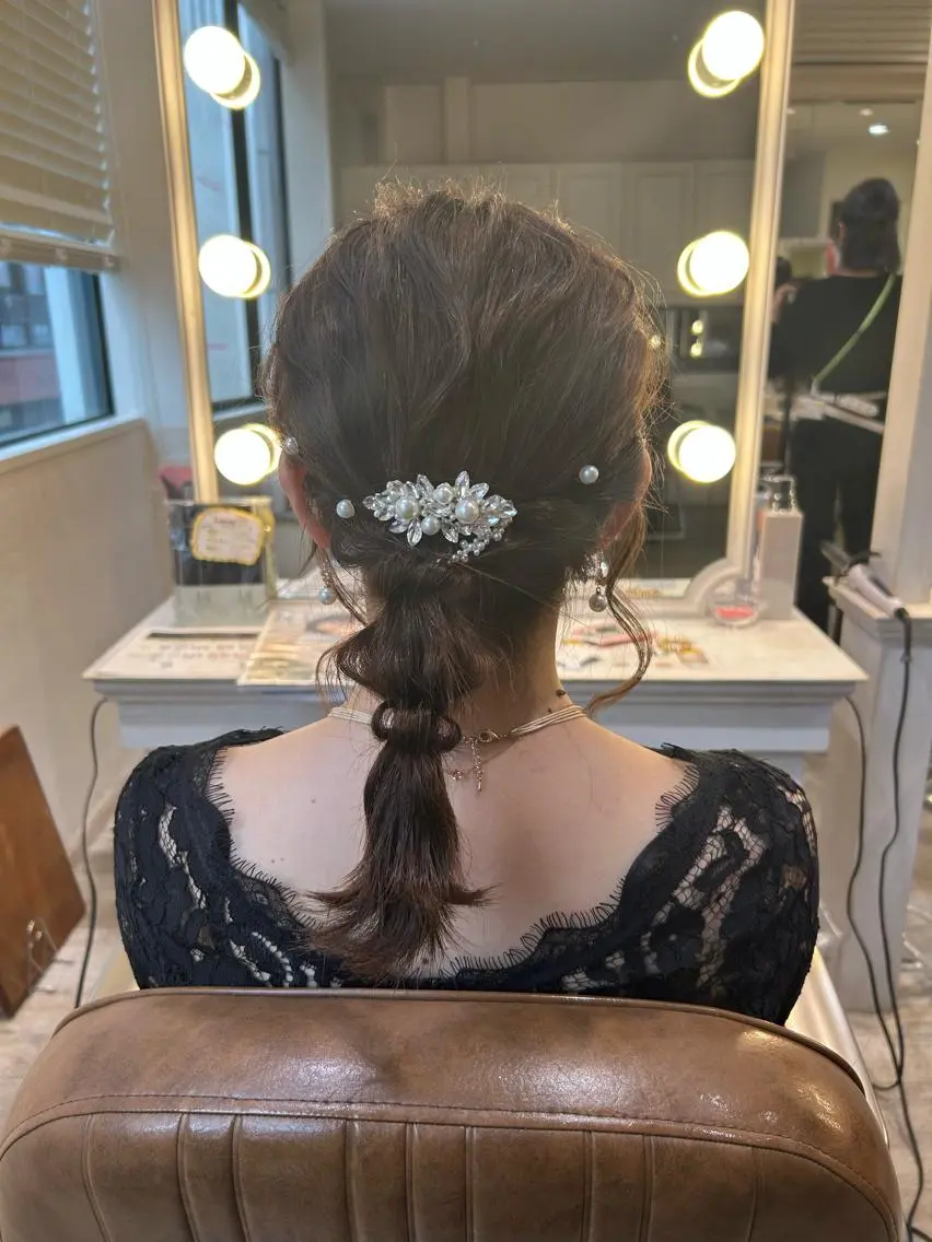ミディアム ヘアアレンジ 結婚式・ブライダル ヘアセット ミユ🎀長さ出し 🎨デザインカラーのヘアスタイル