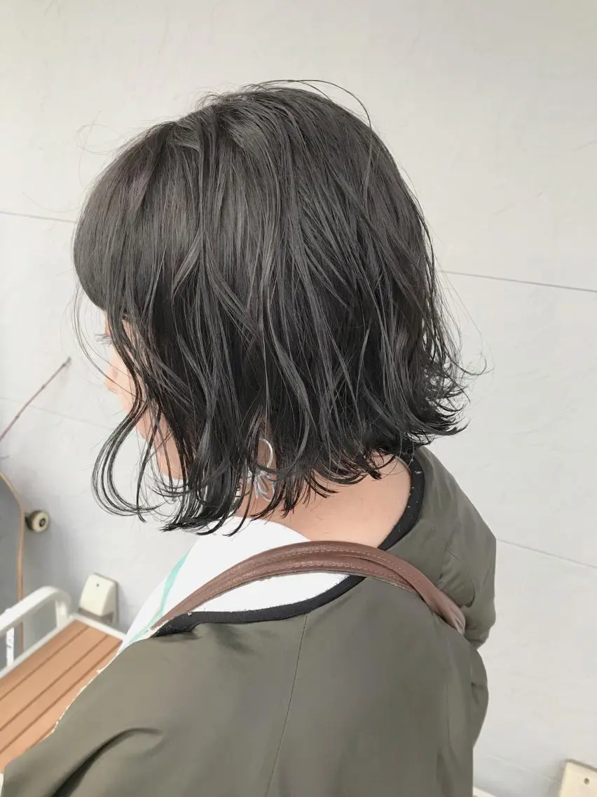 ショート カラー ネイビーカラー カット ヘアカラー lani ブリーチ /ダブルカラーのヘアスタイル