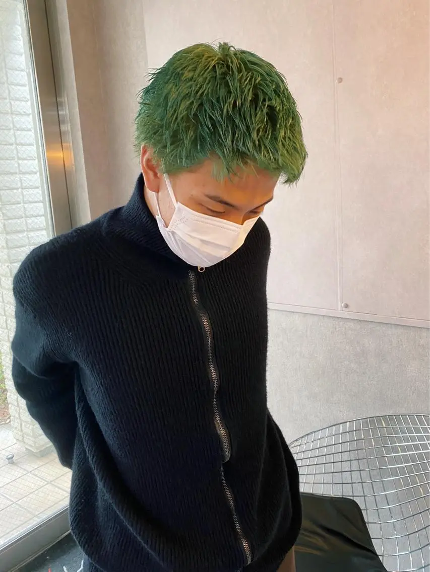 ショート メンズ センターパート メンズ韓国風 マッシュウルフ マッシュ メンズウルフカット カット ヘアカラー トリートメント レイヤーウルフ エクステ磯部のヘアスタイル