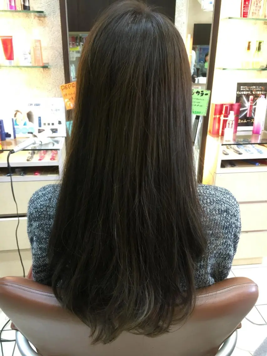 カラー ブルーカラー ブルージュ Minami .のヘアスタイル
